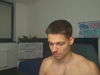 Indy Harrison webcam model stream image
