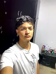 Dante-Nightt webcam model stream image