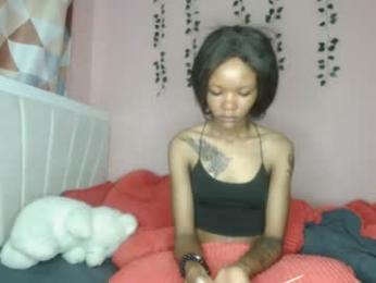 messyluna webcam model stream image