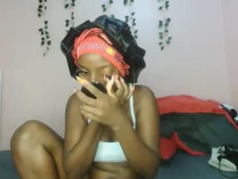 messyluna webcam model stream image