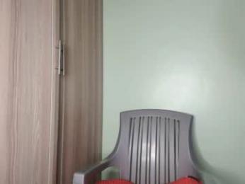 messyluna webcam model stream image