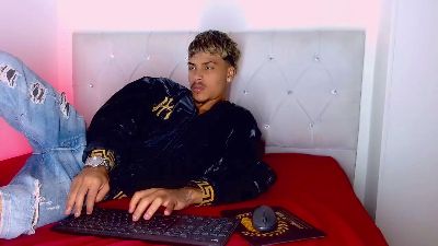 angel_foxc_ webcam model stream image