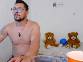 real_coupl3 webcam model stream image