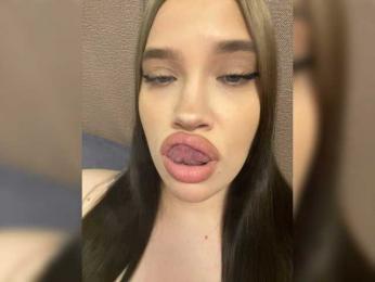 Glossmixdoll webcam bongacams model stream image