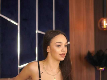 AmiraVeyl webcam model stream image