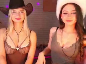 strawberryglow webcam model stream image