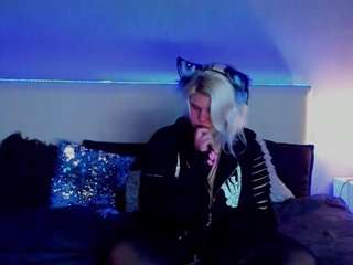 joannlowe webcam model stream image