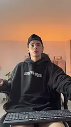 Sebastian_Reed webcam stripchat model stream image