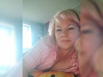 BESTija-1 webcam bongacams model stream image