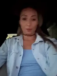 LetsFunKARINA webcam model stream image