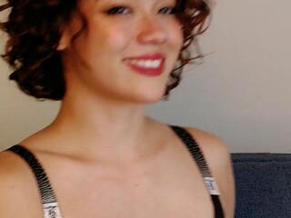 Lucia Saanvi webcam model stream image