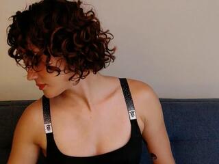Lucia Saanvi webcam model stream image