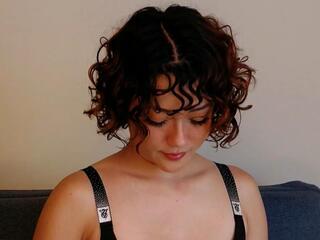 Lucia Saanvi webcam model stream image