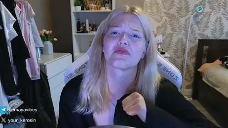 Maya_Rave webcam model stream image