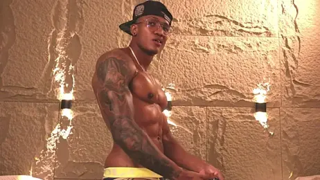 Logan_Varela webcam stripchat model stream image