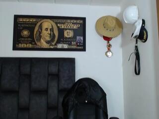 Blade Strong webcam model stream image