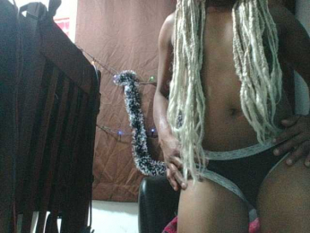 Belinah webcam model stream image