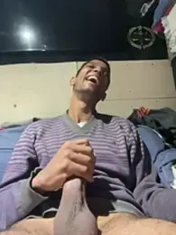 Gzinho69ik webcam model stream image