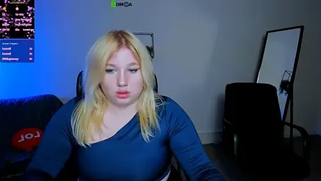 juli_kisss webcam model stream image