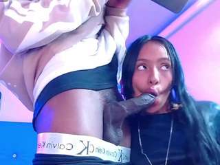 lili-and-breazer webcam model stream image