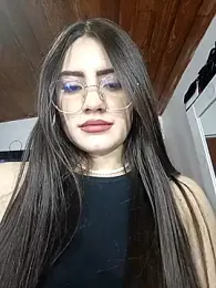 Isabella21_ webcam model stream image
