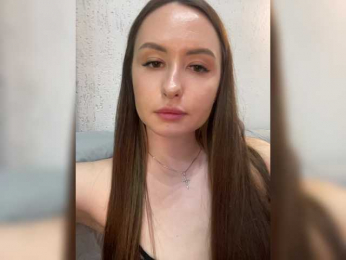 PLEELUS webcam model stream image