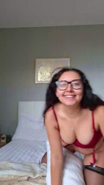 PoppyBelle webcam model stream image