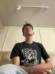 MiloThacth webcam model stream image