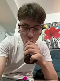 MiloThacth webcam model stream image