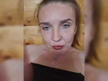 Ilona_300_metrov_ot_vas webcam model stream image