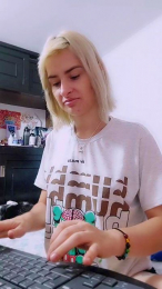 Youlittlestar28 webcam model stream image
