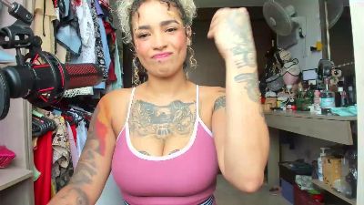 MiaChava webcam model stream image