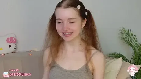 petiteluluxx webcam model stream image