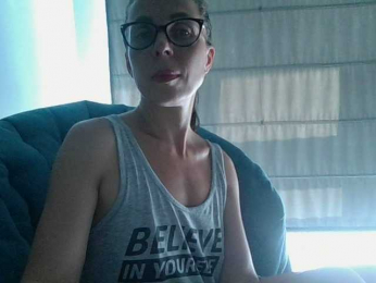 _SENORiTA_ webcam model stream image