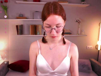 Favorite_redhead webcam model stream image