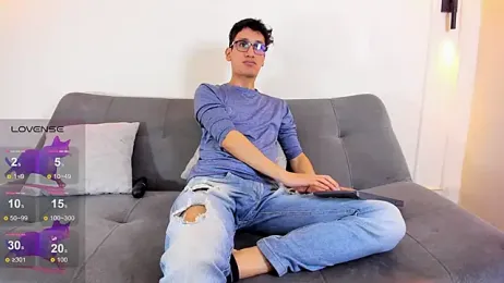 Cum_hunters webcam stripchat model stream image