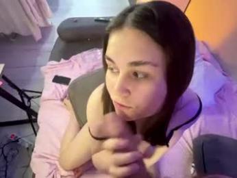 lucymuur webcam model stream image