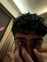 yheeboi webcam model stream image