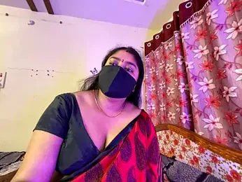 LouleyRanii webcam model stream image