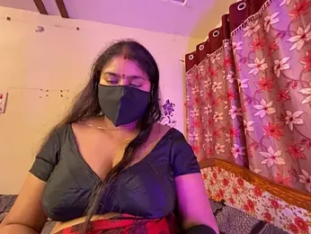 LouleyRanii webcam model stream image