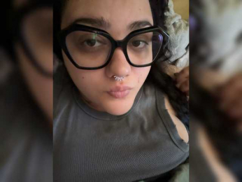 MarinaWOWremya webcam model stream image