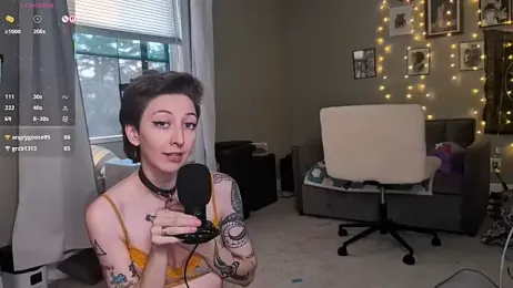 lovelylucyy webcam model stream image