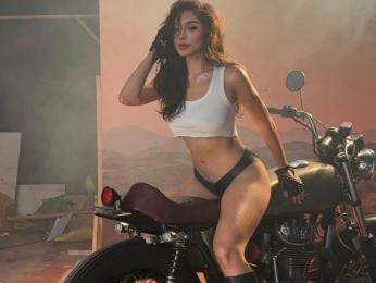 AyanaMillion webcam model stream image