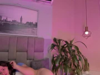 ivy_and_molly webcam model stream image