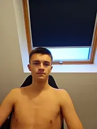 yanisyanisss webcam model stream image