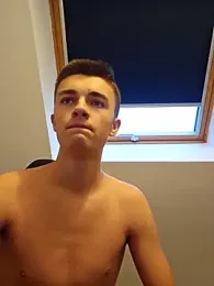 yanisyanisss webcam model stream image