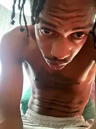 Larry-n-clouds webcam model stream image