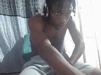 Larry-n-clouds webcam model stream image