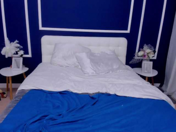 JullieFlow webcam model stream image