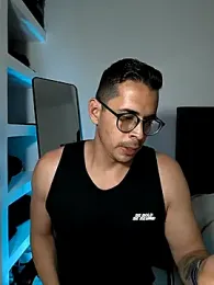 towers_j webcam stripchat model stream image